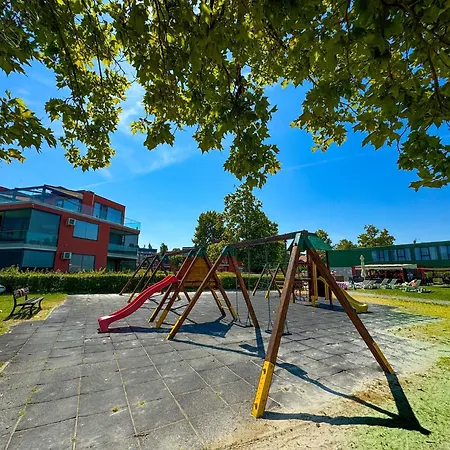 Bl Yacht Club Art B2